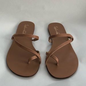 Splendid nude flip flops